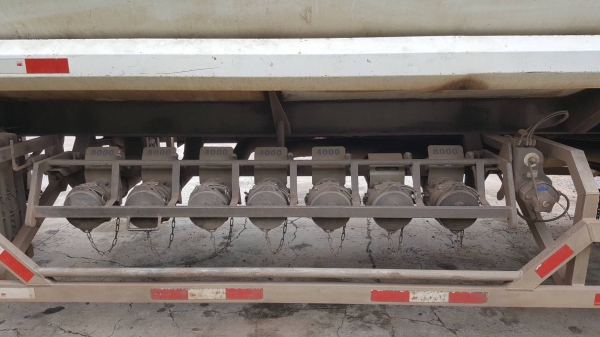 ขาย หางเทนเลอร์ 3 เพลา บรรทุกน้ำมัน 40,000 ลิตร 7 ช่อง โหลดล่าง อู่ CKC ปี 55 ช่วงล่างมีถุงลมยกล้อได้ เป็นถังเหล็ก เล่มทะเบียนและใบพลังงานครบ ขาย หางเทนเลอร์ 3 เพลา บรรทุกน้ำมัน 40,000 ลิตร 7 ช่อง โหลดล่าง อู่ CKC ปี 55 ช่วงล่างมีถุงลมยกล้อได้ เป็นถังเหล็ก เล่มทะเบียนและใบพลังงานครบ