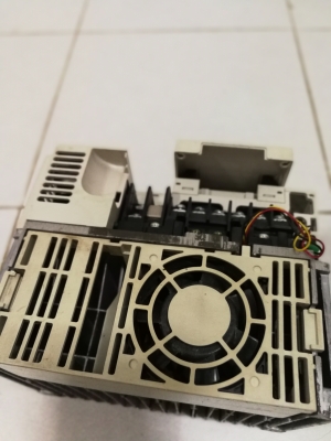 อินเวอร์เตอร์ปรับรอบมอเตอร์ 5แรงมิตซู ไฟเข้า220v1เฟส ออก220v3เฟส