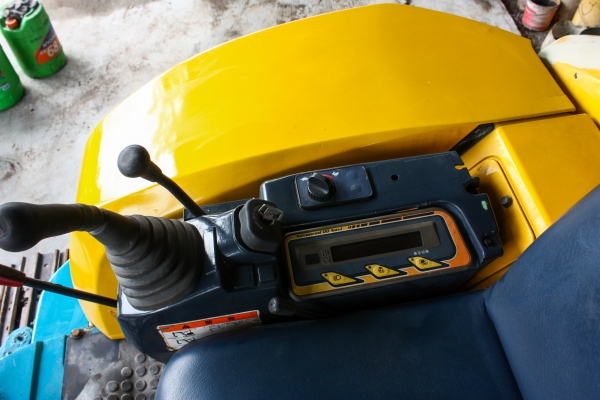 ขาย รถขุด พร้อมใช้งาน สนใจติดต่อ 086-324-1992 086-775-7900