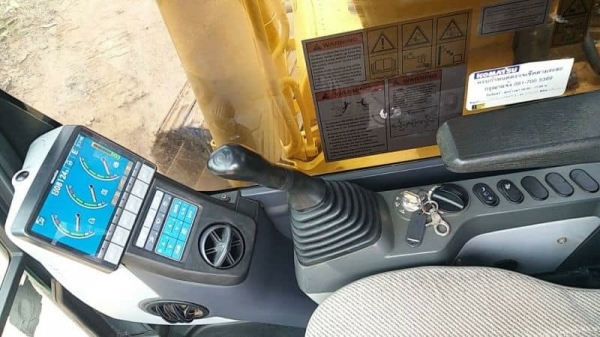 ขาย 1,540,000 KOMATSU pc 130-8 เอกสารเล่มทะเบียน พร้อมลายหัวเจาะจากบริษัท  รถทำงาน 8,000 ชม. ไฟฟ้าครบ เครื่องดี ปั๊มแรง ช่วงล่างสวย เอวแน่น แอร์หนาว รถสวยพร้อมใช้เอกสารพร้อมโอน ซื้อสดก้อได้ จัดแนนซ์ก้อได้ #ยอดจัดขึ้นอยู่กับเครดิตผู้ซื้อ  8-9 แสน  รถอยู่ น