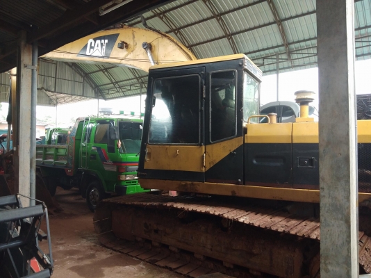 cat e200b สภาพเต็ม พร้อมใช้งาน เล่มพร้อม0828580728 ขายเอง