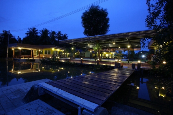 ขายหรือให้เช่าดำเนินกิจการต่อ ที่ดินพร้อมสิ่งปลูกสร้าง รีสอร์ท ริมน้ำ อัมพวา ขายหรือให้เช่าดำเนินกิจการต่อ ที่ดินพร้อมสิ่งปลูกสร้าง รีสอร์ท ริมน้ำ อัมพวา