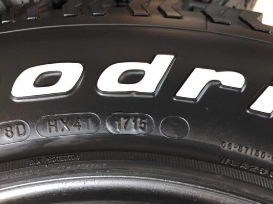 ยาง BF Goodrich All-Terrain T/A KO 265/70R16 ผลิตปี 2015 ยางสวย ดอกหนา ไม่บั้ง ขายถูก 4 เส้น 14800.-
