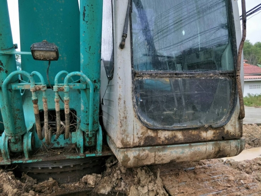 มี VDO ให้ชม.รถแบคโฮ KOBELCO SK200-6 YN09 เอกสารเล่ม ราคา 800000