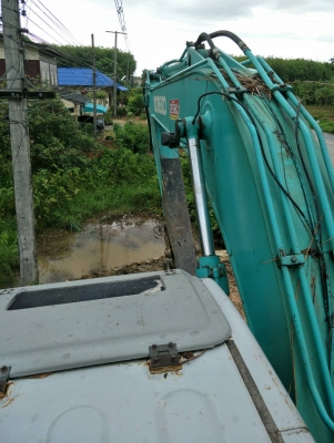 มี VDO ให้ชม.รถแบคโฮ KOBELCO SK200-6 YN09 เอกสารเล่ม ราคา 800000