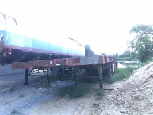 เหลือ 4 หาง ขายพื้นเรียบและ หางก้างปลา 2 เพลา 7 หาง หางละ 95,000 บาท   1 หาง 95,000 พื้นเรียบ 2 เพลา ยาว 8.5 เมตร เอกสารเล่มทะเบียน ม.79  3 หางละ 75,000 ก้างปลา 2 เพลา ยาว 7.5 เมตร (ไม่มีเล่มเล่มทะเบียน)  รถอยู่  นครปฐม โทร 0610710295  สนใจ รายการสินค้า อ