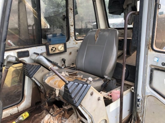 ขาย 475,000 บาท KOBELCO SK200 MARK 3 ไฟฟ้าครบ เก๋งเทา เครื่อง 6D31-Turbo แรงดี ปั่มแรง โช่หนา เอวแน่น เอกสารอินวอยท์.  รถอยู่ อุดรธานี โทร 0610710295  สนใจ รายการสินค้า อื่นๆ ที่ เว็ปไชค์ Truck2Hand https://www.truck2hand.com/index.php?actions=content/sea