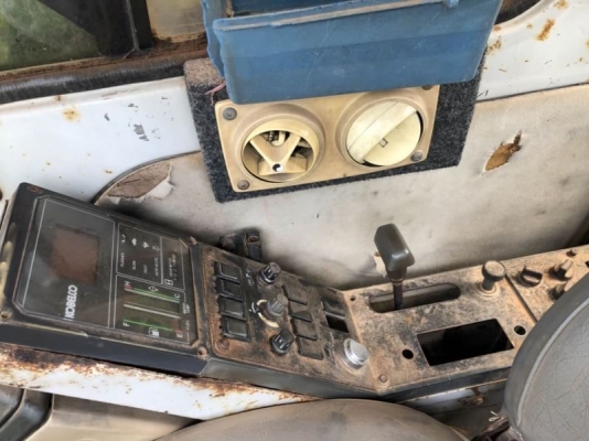 ขาย 475,000 บาท KOBELCO SK200 MARK 3 ไฟฟ้าครบ เก๋งเทา เครื่อง 6D31-Turbo แรงดี ปั่มแรง โช่หนา เอวแน่น เอกสารอินวอยท์.  รถอยู่ อุดรธานี โทร 0610710295  สนใจ รายการสินค้า อื่นๆ ที่ เว็ปไชค์ Truck2Hand https://www.truck2hand.com/index.php?actions=content/sea