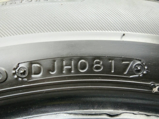 ขายยาง 215/55R16 บริดจสโตน ทูรันซ่า GR-100 ปี17 สวยๆ ชุดละ 2600 บาท พร้อมใส่ ถ่วง ฟรี ขายยาง 215/55R16 บริดจสโตน ทูรันซ่า GR-100 ปี17 สวยๆ ชุดละ 2600 บาท พร้อมใส่ ถ่วง ฟรี