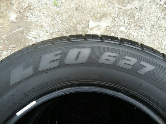 ขายยาง 215/65R15 บริดจสโตน LEO627 ปี16 ดอกยางเต็มหนาสดเท่ากันไม่แตกลายไม่กินข้างไม่ปะสวยมาก ชุดละ 45