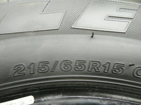 ขายยาง 215/65R15 บริดจสโตน LEO627 ปี16 ดอกยางเต็มหนาสดเท่ากันไม่แตกลายไม่กินข้างไม่ปะสวยมาก ชุดละ 45 ขายยาง 215/65R15 บริดจสโตน LEO627 ปี16 ดอกยางเต็มหนาสดเท่ากันไม่แตกลายไม่กินข้างไม่ปะสวยมาก ชุดละ 45