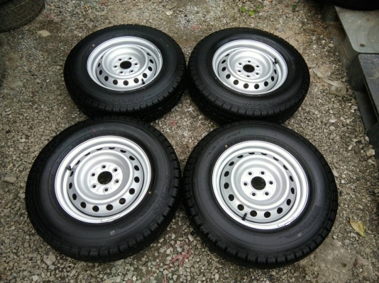 ขายยางพร้อมกระทะถอดป้ายแดง 195R15 DUNLOP ปี18 ตุ่มอยู่ครบทุกเส้นใหม่ๆ ชุดละ 5900 บาท