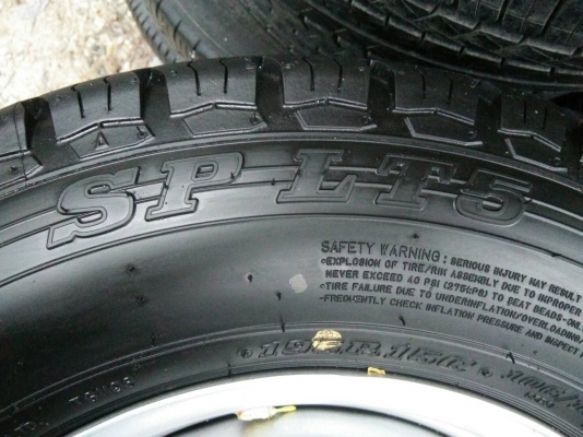 ขายยางพร้อมกระทะถอดป้ายแดง 195R15 DUNLOP ปี18 ตุ่มอยู่ครบทุกเส้นใหม่ๆ ชุดละ 5900 บาท