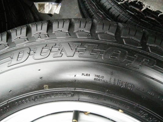 ขายยางพร้อมกระทะถอดป้ายแดง 195R15 DUNLOP ปี18 ตุ่มอยู่ครบทุกเส้นใหม่ๆ ชุดละ 5900 บาท