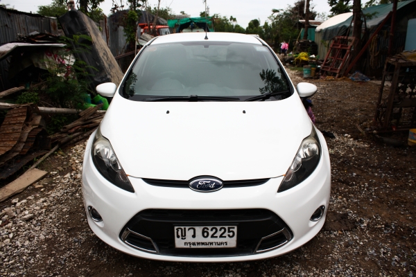 ขายรถขุด เก่าญี่ปุ่นพร้อมใช้งาน สนใจติดต่อ 086-324-1992