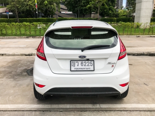 ขายรถขุด เก่าญี่ปุ่นพร้อมใช้งาน สนใจติดต่อ 086-324-1992