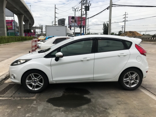 ขายรถขุด เก่าญี่ปุ่นพร้อมใช้งาน สนใจติดต่อ 086-324-1992