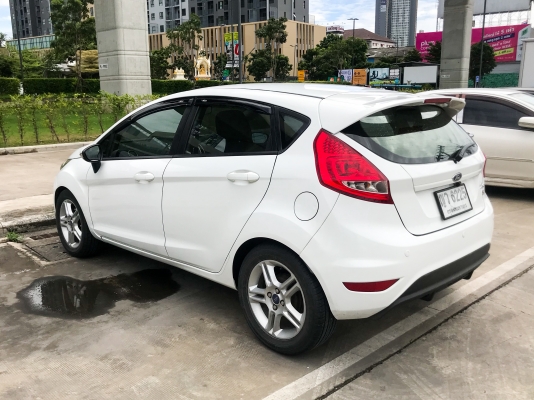 ขายรถขุด เก่าญี่ปุ่นพร้อมใช้งาน สนใจติดต่อ 086-324-1992