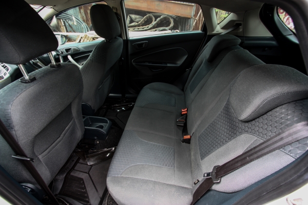 ขายรถขุด เก่าญี่ปุ่นพร้อมใช้งาน สนใจติดต่อ 086-324-1992