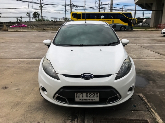 ขายรถขุด เก่าญี่ปุ่นพร้อมใช้งาน สนใจติดต่อ 086-324-1992