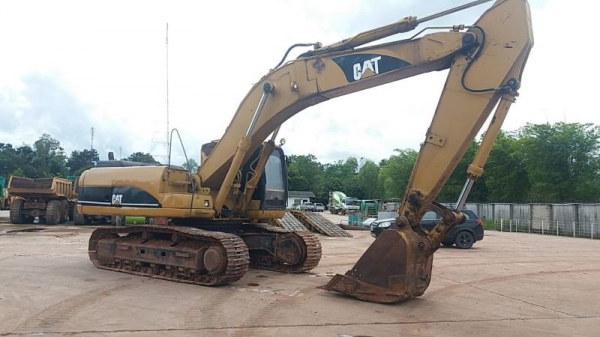 ขาย 690,000 แบคโฮ CAT 330 C ทำงาน 15,000 ชม. ไฟฟ้าครบ เครื่องดี ปั๊มแรง เอวแน่น ช่วงล่างเต็ม รถสวยพร้อมใช้ เอกสารหนังสือสัญญาซื้อขาย รถพร้อมใช้ รถอยู่ อุดร 090-772-3710 090-772-3708