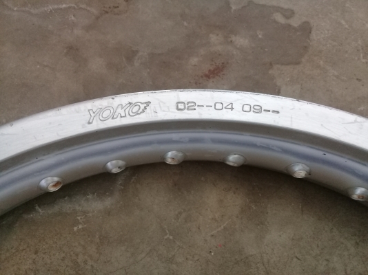 ล้อ yoko 17&times;1.85 รุ่นเก่า ปั้มลึก