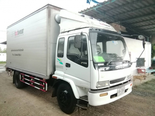 ขายรถบรรทุก 6 ล้อ*EURO.2* ISUZU FTR33H2 200 แรงม้า ยาว 5.50 ม. รถสวยเดิมทั้งคัน+สภาพพร้อมใช้งาน *รถห้างแท้ * มีเล่มพร้อมโอน **ราคา 610000 บาท สด-ผ่อน -ราคาต่อรองได้นะคะ     **มี.แอร์ - อื่นๆ มีครบ ใช้งานได้จริง *ตามรุ่น* (สภาพยาง80\% พร้อมใช้งานคะ)     **เ