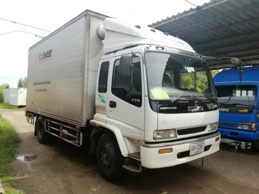 ขายรถบรรทุก 6 ล้อ*EURO.2* ISUZU FTR33H2 200 แรงม้า ยาว 5.50 ม. รถสวยเดิมทั้งคัน+สภาพพร้อมใช้งาน *รถห้างแท้ * มีเล่มพร้อมโอน **ราคา 610000 บาท สด-ผ่อน -ราคาต่อรองได้นะคะ     **มี.แอร์ - อื่นๆ มีครบ ใช้งานได้จริง *ตามรุ่น* (สภาพยาง80\% พร้อมใช้งานคะ)     **เ