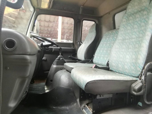 ขายรถบรรทุก 6 ล้อ*EURO.2* ISUZU FTR33H2 200 แรงม้า ยาว 5.50 ม. รถสวยเดิมทั้งคัน+สภาพพร้อมใช้งาน *รถห้างแท้ * มีเล่มพร้อมโอน **ราคา 610000 บาท สด-ผ่อน -ราคาต่อรองได้นะคะ     **มี.แอร์ - อื่นๆ มีครบ ใช้งานได้จริง *ตามรุ่น* (สภาพยาง80\% พร้อมใช้งานคะ)     **เ