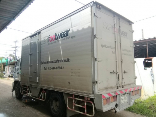 ขายรถบรรทุก 6 ล้อ*EURO.2* ISUZU FTR33H2 200 แรงม้า ยาว 5.50 ม. รถสวยเดิมทั้งคัน+สภาพพร้อมใช้งาน *รถห้างแท้ * มีเล่มพร้อมโอน **ราคา 610000 บาท สด-ผ่อน -ราคาต่อรองได้นะคะ     **มี.แอร์ - อื่นๆ มีครบ ใช้งานได้จริง *ตามรุ่น* (สภาพยาง80\% พร้อมใช้งานคะ)     **เ