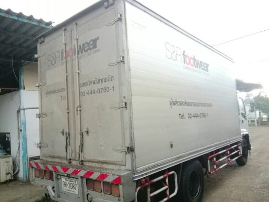 ขายรถบรรทุก 6 ล้อ*EURO.2* ISUZU FTR33H2 200 แรงม้า ยาว 5.50 ม. รถสวยเดิมทั้งคัน+สภาพพร้อมใช้งาน *รถห้างแท้ * มีเล่มพร้อมโอน **ราคา 610000 บาท สด-ผ่อน -ราคาต่อรองได้นะคะ     **มี.แอร์ - อื่นๆ มีครบ ใช้งานได้จริง *ตามรุ่น* (สภาพยาง80\% พร้อมใช้งานคะ)     **เ