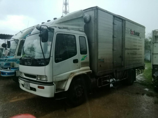 ขายรถบรรทุก 6 ล้อ*EURO.2* ISUZU FTR33H2 200 แรงม้า ยาว 5.50 ม. รถสวยเดิมทั้งคัน+สภาพพร้อมใช้งาน *รถห้างแท้ * มีเล่มพร้อมโอน **ราคา 610000 บาท สด-ผ่อน -ราคาต่อรองได้นะคะ     **มี.แอร์ - อื่นๆ มีครบ ใช้งานได้จริง *ตามรุ่น* (สภาพยาง80\% พร้อมใช้งานคะ)     **เ