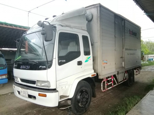 ขายรถบรรทุก 6 ล้อ*EURO.2* ISUZU FTR33H2 200 แรงม้า ยาว 5.50 ม. รถสวยเดิมทั้งคัน+สภาพพร้อมใช้งาน *รถห้างแท้ * มีเล่มพร้อมโอน **ราคา 610000 บาท สด-ผ่อน -ราคาต่อรองได้นะคะ     **มี.แอร์ - อื่นๆ มีครบ ใช้งานได้จริง *ตามรุ่น* (สภาพยาง80\% พร้อมใช้งานคะ)     **เ