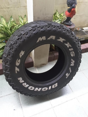 เศษยาง Maxxis MT764 ขนาด 265-75-16 ปี16 สวยๆ 1เส้น