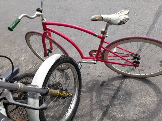 จักรยานฟิกเกียร์ เก่าจอด จักรยานฟิกเกียร์ เก่าจอด