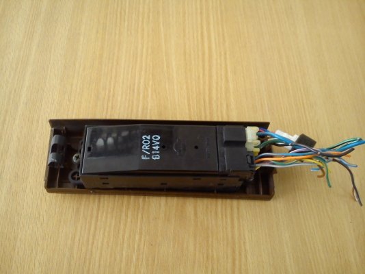 สวิทช์กดควบคุมกระจกไฟฟ้า NISSAN CEDRIC