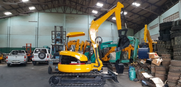 ขายรถขุด CATERPILLAR รุ่น 304CR มือสองญี่ปุ่น แทรกเหล็ก สลัก บูทเอวแน่น 100\% ปั้มนิ้ว คอนโทรลสั้น ทำงานไว สวยพร้อมใช้งาน มือถือ 0818753444