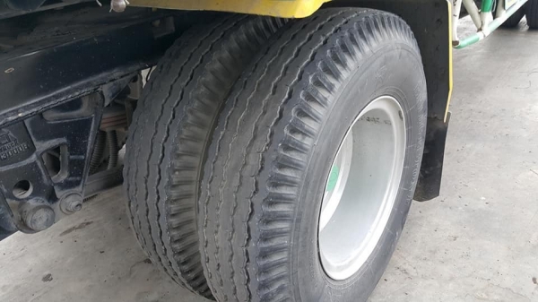 HINO 3M เครื่องเดิม M10C 240 แรง ปี 38 เกียร์เดิมสโลยก แม่ลูกดัมพ์ รถโรงสีออกป้ายแดง ลูกต่อใหม่ ปี 54 อู่ CT