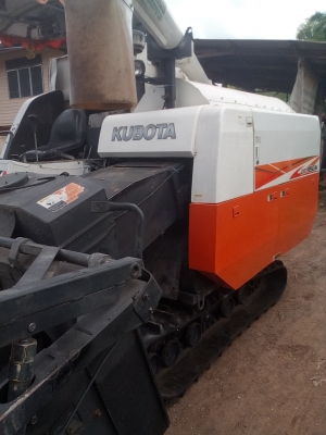 ขายรถเกียวข้าว95 gm พร้อมใช้งาน ชั่วโมง 1900 เอกสารเล้มพร้อมโอน ต่อรอง