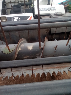 ขายรถเกียวข้าว95 gm พร้อมใช้งาน ชั่วโมง 1900 เอกสารเล้มพร้อมโอน ต่อรอง