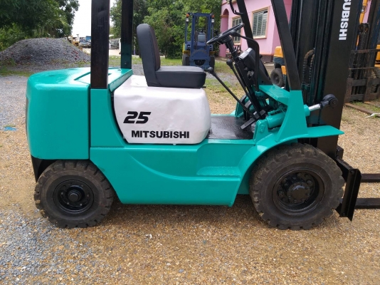 ขายรถยก MITSUBISHI FD25 F18B เครื่องดีเซล S4S เกียร์ธรรมดา ยกได้2.5ตัน เสาเข้าตู้สูง3เมตร ยางตันหน้า-หลัง ติดต่อ 098-7962549