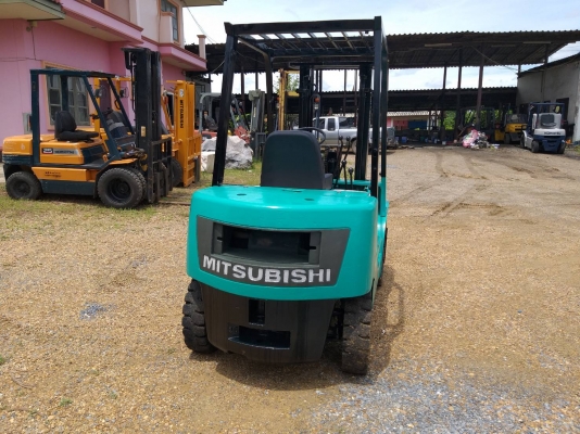 ขายรถยก MITSUBISHI FD25 F18B เครื่องดีเซล S4S เกียร์ธรรมดา ยกได้2.5ตัน เสาเข้าตู้สูง3เมตร ยางตันหน้า-หลัง ติดต่อ 098-7962549