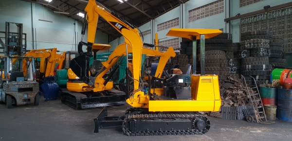 ขายรถขุด MITSUBISHI รุ่น ME30 มือสองญี่ปุ่น แทรกเหล็ก สลัก บูทเอวแน่น 100\% ปั้มนิ้ว คอนโทรลสั้น ทำงานไว สวยพร้อมใช้งาน มือถือ 0818753444