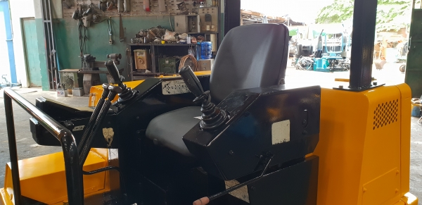 ขายรถขุด MITSUBISHI รุ่น ME30 มือสองญี่ปุ่น แทรกเหล็ก สลัก บูทเอวแน่น 100\% ปั้มนิ้ว คอนโทรลสั้น ทำงานไว สวยพร้อมใช้งาน มือถือ 0818753444