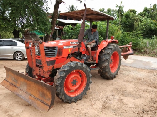 รถไถ่นั่งขับ  สวยๆๆM5000  ดันหน้า  ผาลหลัง เล่มทะเบียนพร้อม