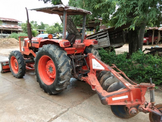 รถไถ่นั่งขับ สวยๆๆM5000 ดันหน้า ผาลหลัง เล่มทะเบียนพร้อม รถไถ่นั่งขับ สวยๆๆM5000 ดันหน้า ผาลหลัง เล่มทะเบียนพร้อม