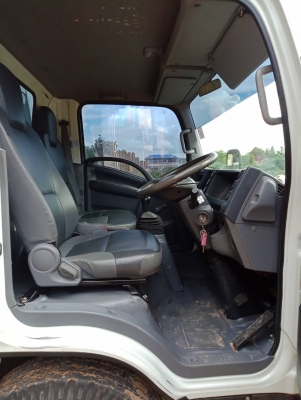 รถบรรทุก 6 ล้อ ISUZU 130 แรงม้า ปีจดทะเบียน 2555 รถบรรทุก 6 ล้อ ISUZU 130 แรงม้า ปีจดทะเบียน 2555