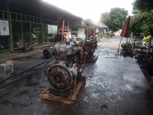ขายเครื่องยนต์hino k13D  2ตัว