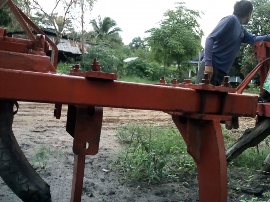 เครื่องฝังปุ๋ย