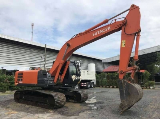 ขายรถแบคโฮ HITACHI ZX200-5G ไมล์ 5000 ชม.เอกสารเล่ม ปี 2013 ราคา 2190000